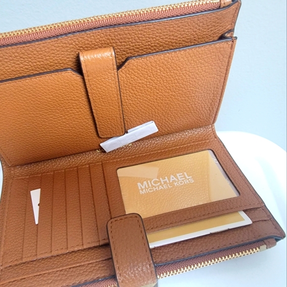 Michael Kors jet Set phone wristlet wallet - Picture 2 of 3